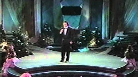 Johnny Mathis - It's Beginning To Look A Lot Like ...