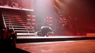 NKOTB MSG NY concert 10.27.08 - Danny breakdancing