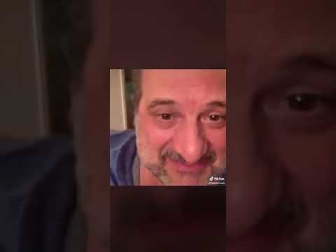 لما امك تصحيك من النوم وتقلك نام جوه في الاوضه خالد الصاوي مسخره