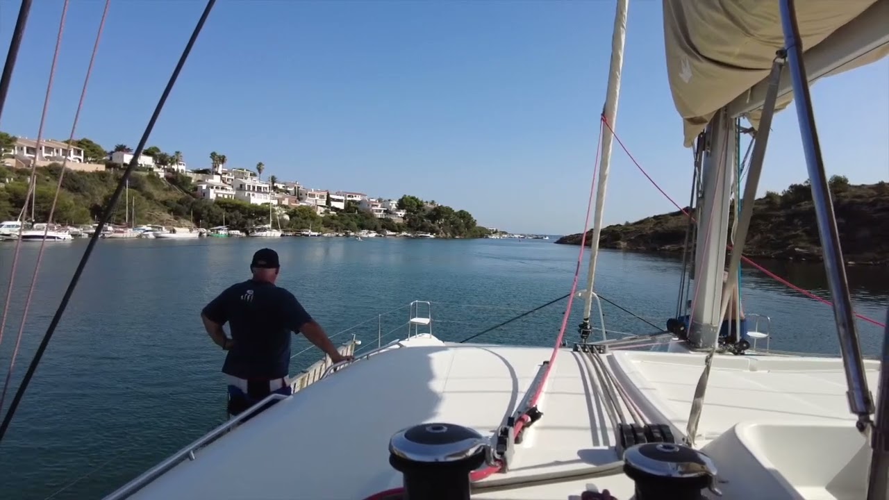 ⁣Stage catamaran a voile au Baléares. Conseil de mouillage dans un coup de vent : Ep 34