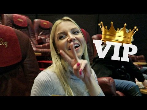 #110 Влог! Отмечаем День Рождения! VIP Кинозал!