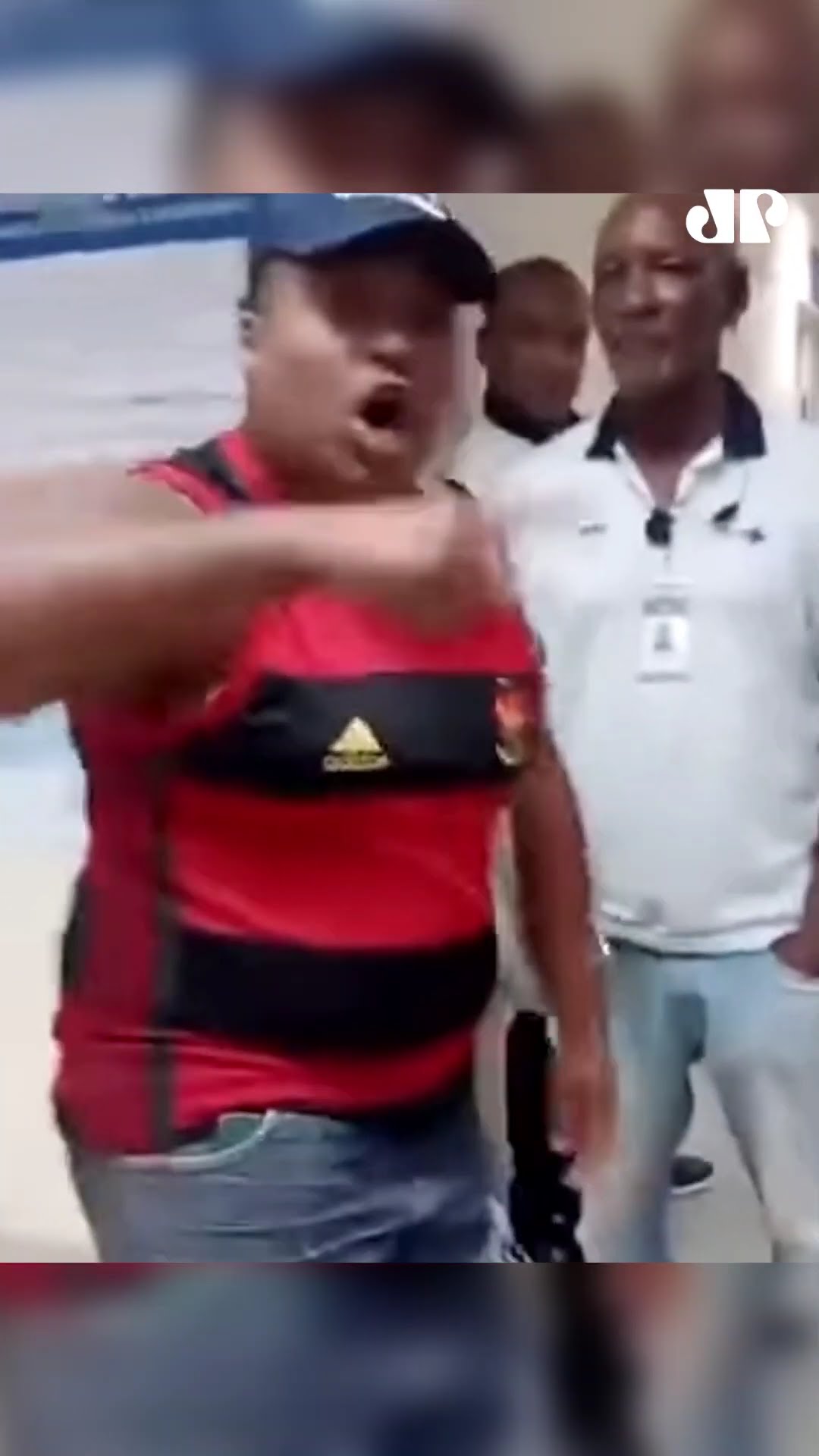 Confusão em hospital do Rio de Janeiro termina em delegacia e demissão #shorts