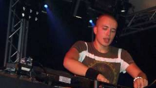 HeadhunterZ - Scrap Attack (Defqon 1. Anthem) Shorter