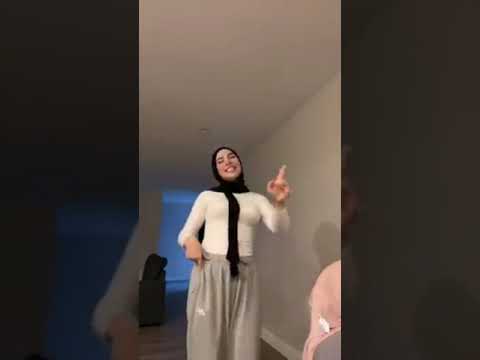 türbanlı kadın dans ediyor #hijab #dance #tiktokvideo #shorts