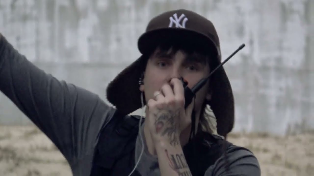 Tyron & 1olliee - Bomba Atomowa Leci Znowu w Dół