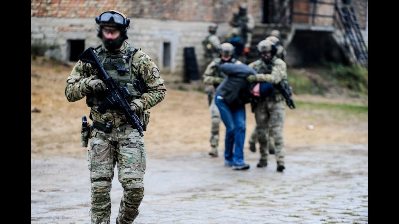 Wysadzony bankomat, szturm i odbicie zakładników – ćwiczenia lubuskich policjantów