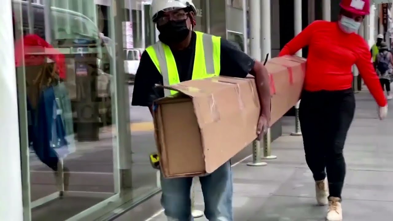 US job growth slows but wages remain strong