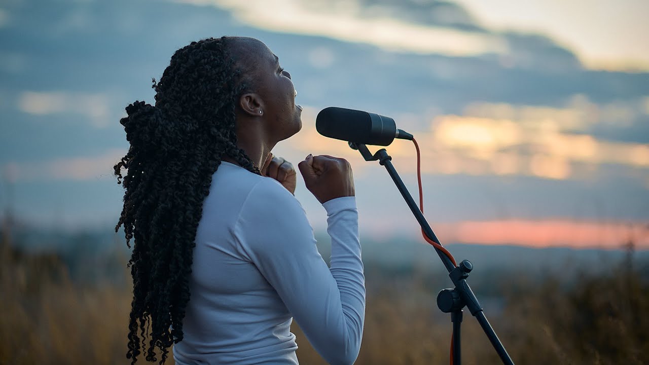 Mary Anibal - Garai Neni LIVE on a Hilltop