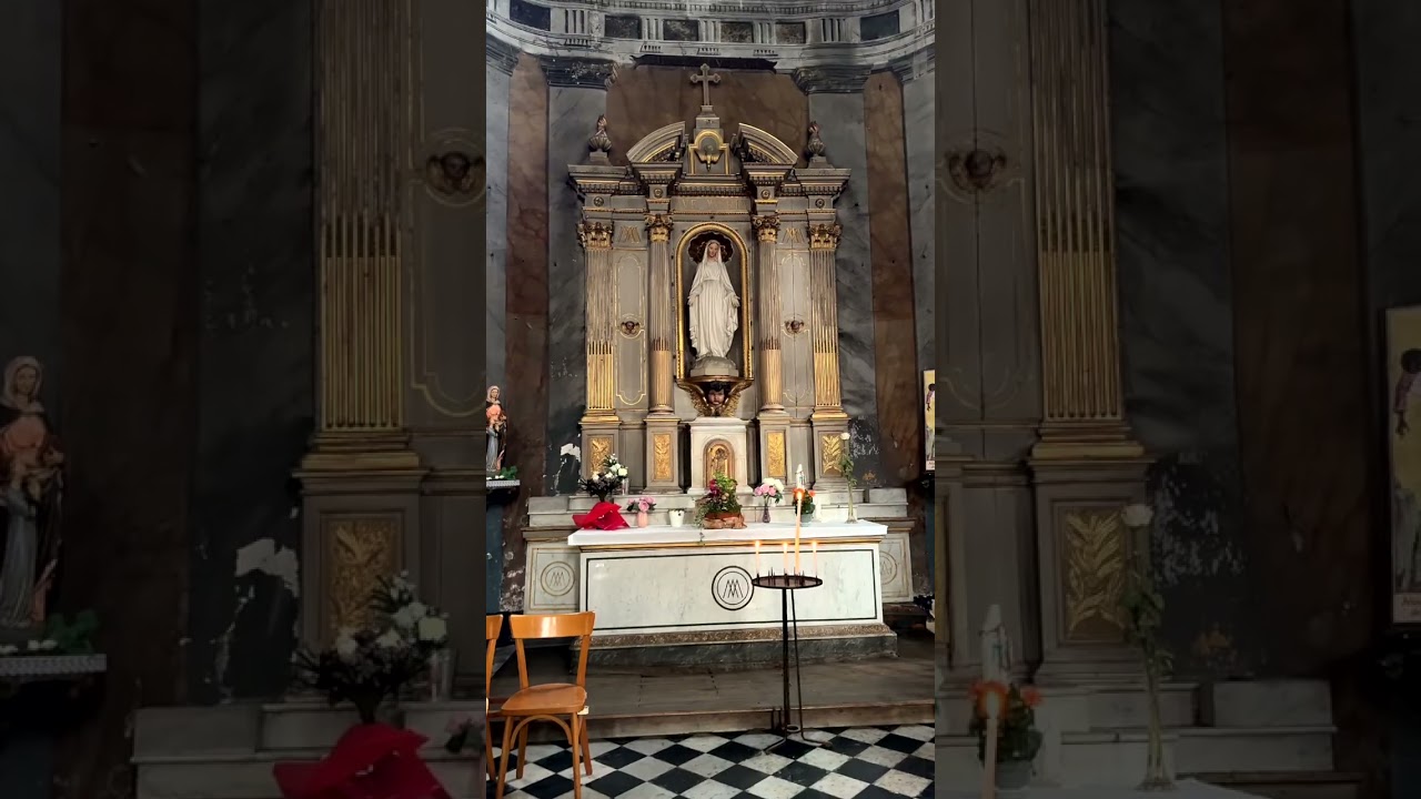 Un voyage au cœur des mosaïques et peintures du XVIIe siècle dans l'église Saint-Pierre de Never