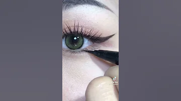 طريقة عمل ايلاينر و رموش 