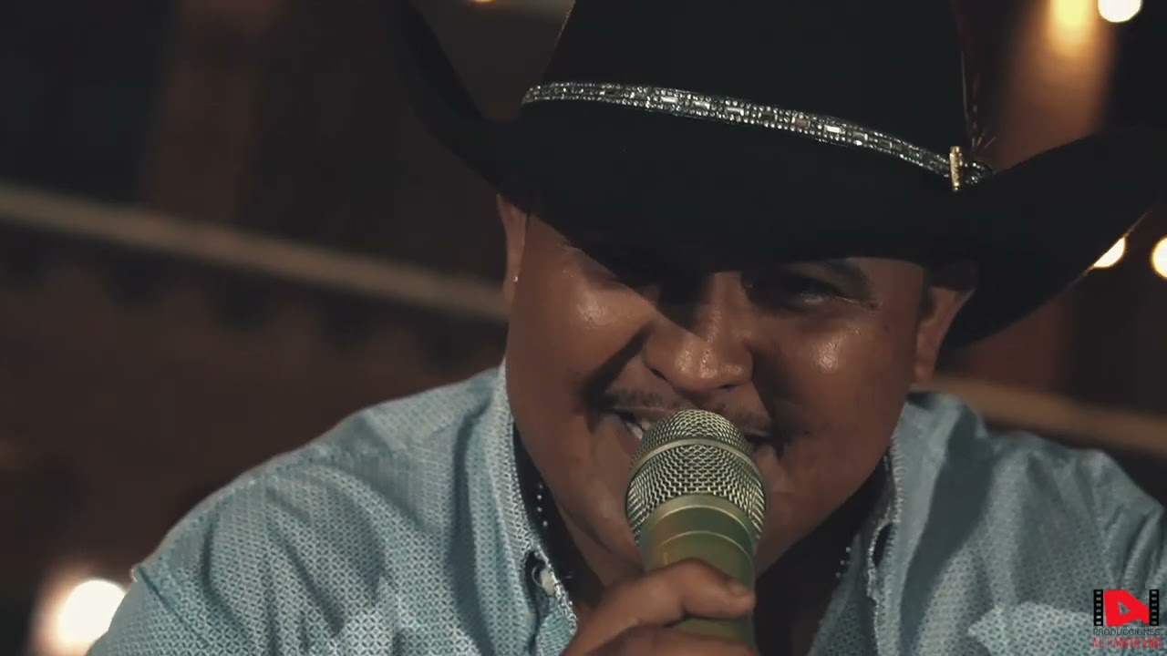 Banda POKER de ASES - La 4X4 (En Vivo)