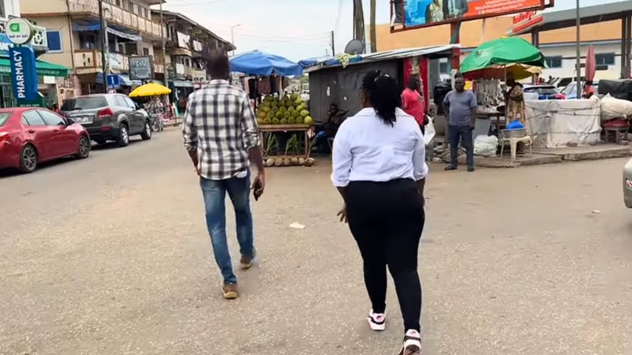 THE REAL HUSTLE: WALKING THROUGH GHANA’S LIVELY STREETS