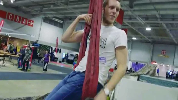 3D Printed Carabiner Strength Test At SpillExpo