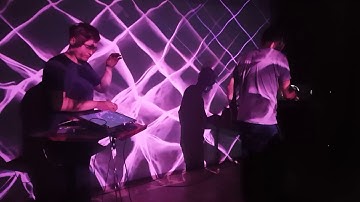 Abstract impro session using motion tracking controllers (Part 2)