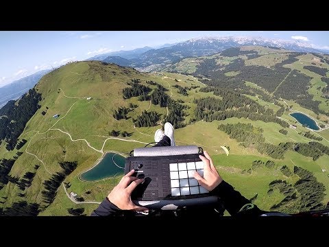 Beatmaking from the skies: MASCHINE MIKRO x junk-E-cat | Native Instruments