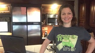 RV Living: Breakfast at Pippenings Live Chat