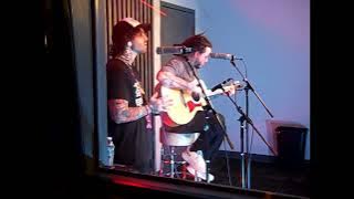 Fame on Fire  -Chains (Live Radio Session)