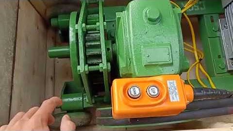 Báo giá trực tiếp máy uốn mỏ sắt cây xây dựng bằng moto điều tốc