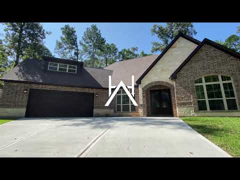 Custom Home on Golf-Course - 909 Inwood Drive Huntsville TX