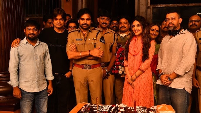 Pawan Kalyan Celebrated Sreeleela Birthday On Ustaad Bhagat Singh Movie Sets | Harish Shankar
