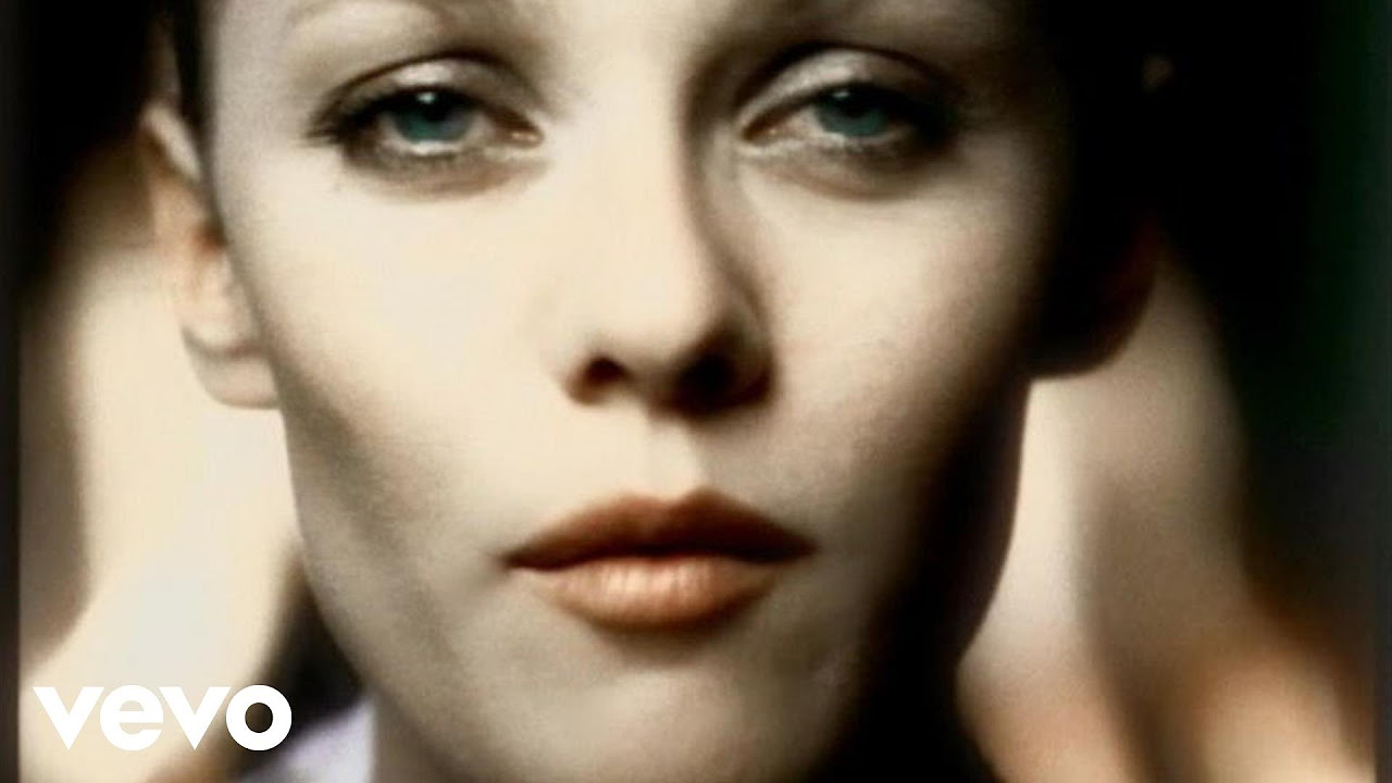Vanessa Paradis Dès Que J'te Vois Paroles Divine idylle