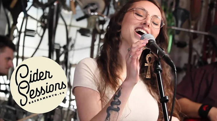 Mookatite - Regina Spektor (Live)|Cider Sessions