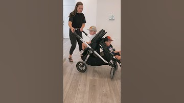 Which stroller should I bring to Disneyland? #stroller #disneyland