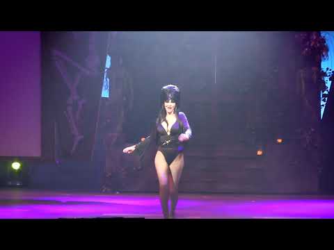 Full Elvira Mistress Of The Dark Show Opening Night Final Season Knott's Scary Farm September 2017