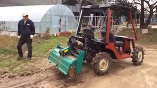 Работа трактора самодельного!!!!! трактор 4x4 . Работа трактора самодельного!!!!! трактор 4x4 .