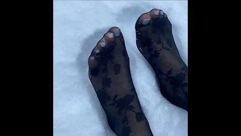 BRrrrrrr! Cold Nylon Soles in Snow ❄️👣 (Wait for the warm up...)