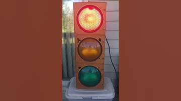 Traffic Signal with Sequencer, Flashing Red