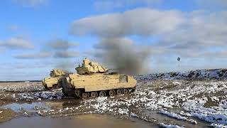 ⚡️Как Украинский БМП «Брэдли» (M2 Bradley) УНИЧТОЖИЛ колонну ро$$ийской бронетехники