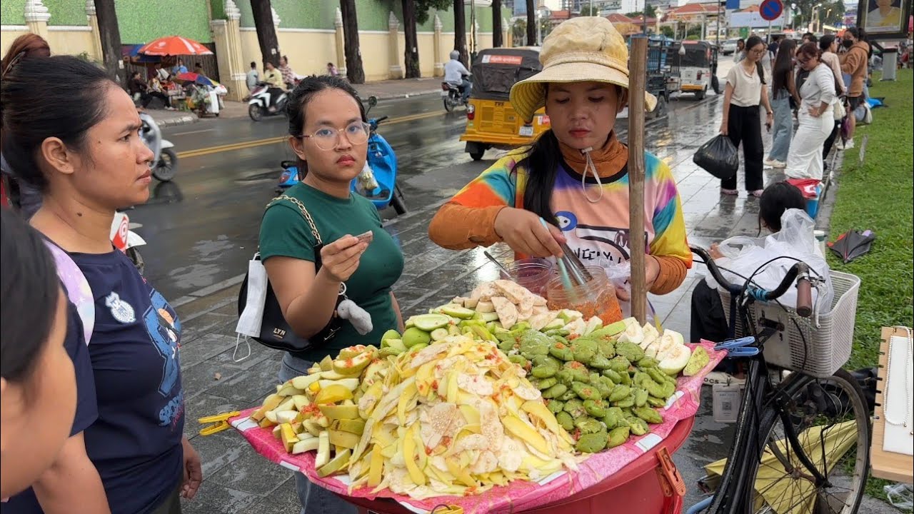 How is Phnom Penh Now? CAMBODIA 2025 | Visit in Front of the Royal Palace & Riverside