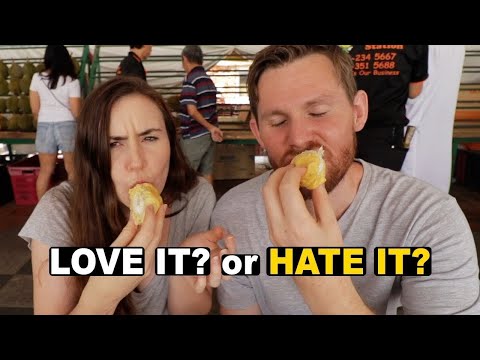 Trying DURIAN for the first time in Malaysia