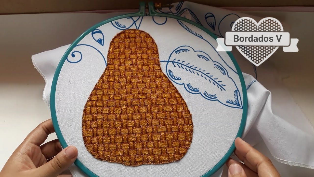 Bordado fantasia PERA café