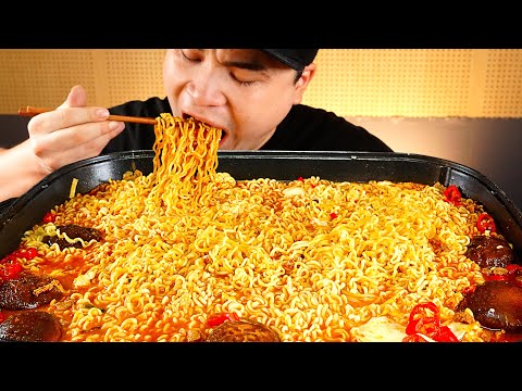 화끈하게 매운 신라면 더레드에 고추 송송 넣어서  먹방~!! 리얼사운드 ASMR Mukbang(Eating Show)