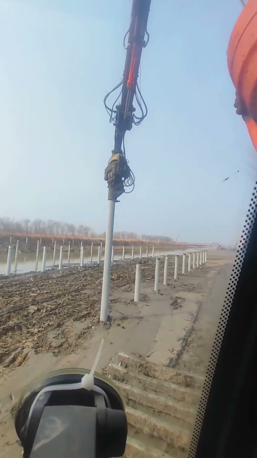 Water photovoltaic ground pile fixing process- Good tools and machinery make work easy