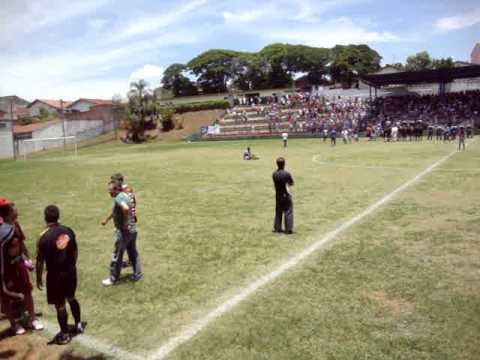 MOMENTOS FINAIS DO TIULO DO BEIJA FLOR 2010.