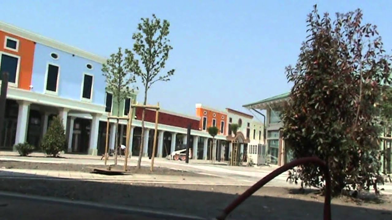 Outlet di Occhiobello by CLES Costruzioni.mpg YouTube