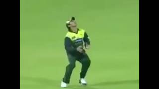 Pakistani cricket team roast|| Indian Team memorable moments|| Ajmal catch drop|| Sarfaraz Yawning screenshot 3