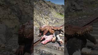 Alligator & Train Attack at Same Time on Railway! RDR2 #shorts