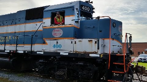 [A&R] 400 GP38 Leads River Train With A OLD CAST RS5T Quelling With [Mr A] AKA My Buddy @ Controls F