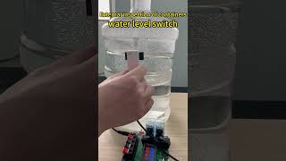 Water level detector for storage tank