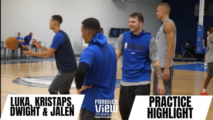 Four Dallas Mavs players surprise families with holiday shopping spree -  The Official Home of the Dallas Mavericks
