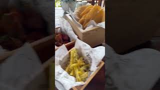 Man Finds Worm Crawling in His Food at Restaurant