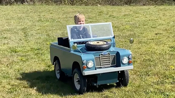 Dad Builds Miniature Replica Of Family Land Rover ...