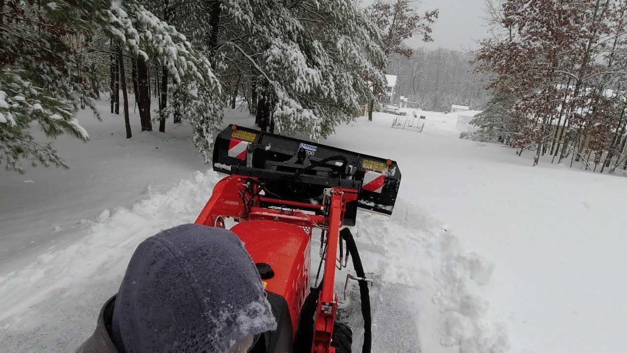 Kubota LX2610 and Titan SP200 Plowing Snow