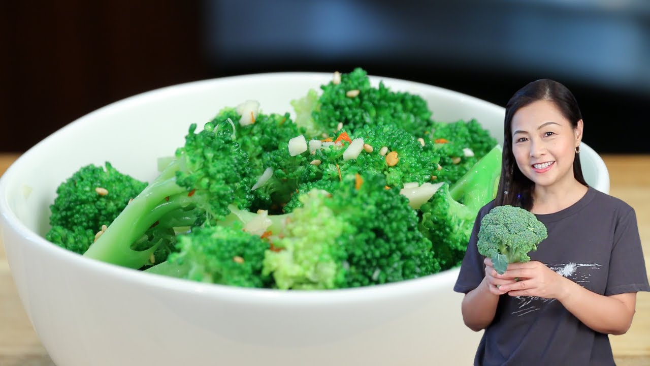 This Broccoli Salad has only 5 Ingredients 凉拌西兰花