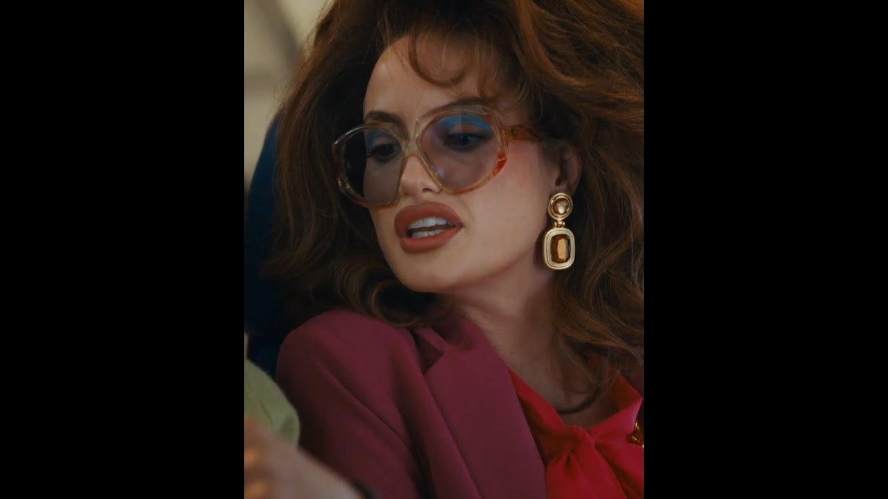 Haley Baylee minds her business| Samsung