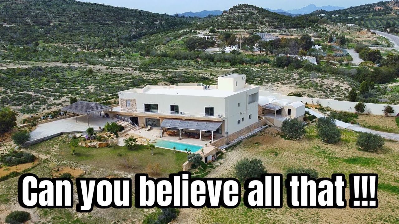 قصر عائلي ممتع مطل على جبل و بحر صراحة ولا أروع و راحة نفسية